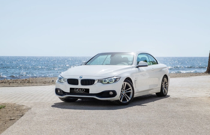 Disfruta de Málaga en otoño con un coche de alquiler perfecto